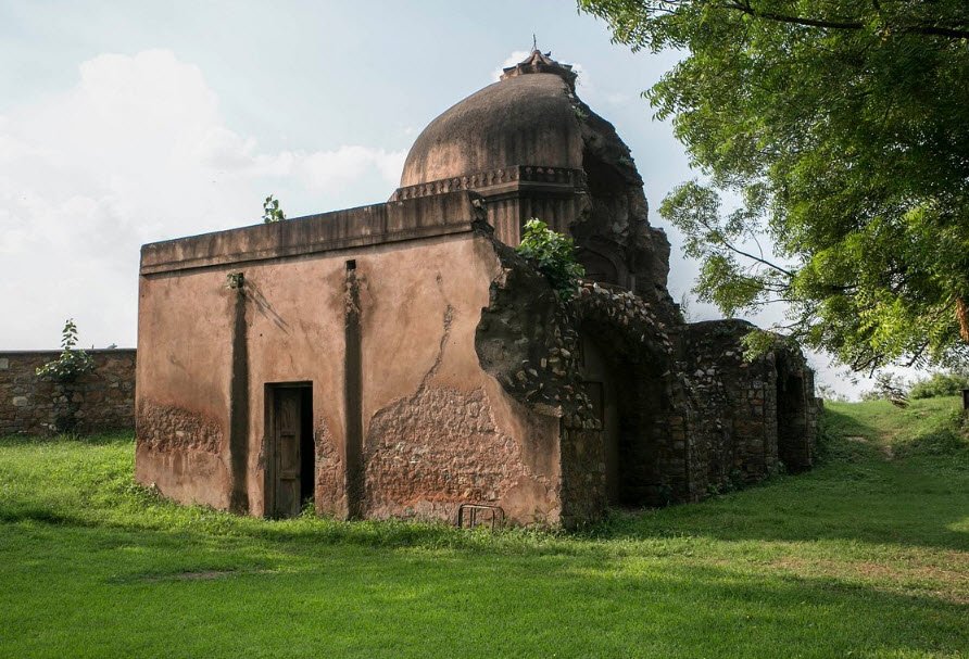 Salimgarh Fort, Central Delhi, Delhi - Vushii.com Salimgarh Fort, Central Delhi, Delhi - Vushii.com